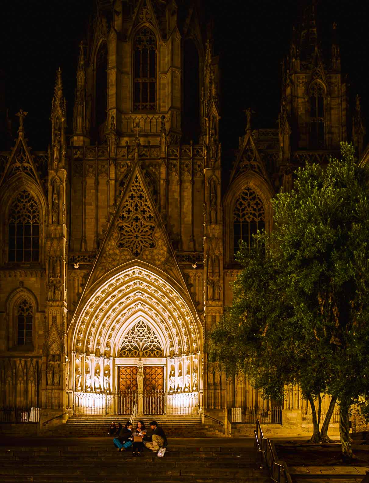 Barcelona Food Guide: Unsere Lieblingsorte in unserer Lieblingsstadt 18 Barcelona foodguide 13 | Barcelona ist unsere absolute Lieblingsstadt. Wir waren hier auf Hochzeitsreise, wir kennen gefühlt jede Gasse und trotzdem finden wir bei jedem Besuch etwas Neues. Weil sich in den letzten Jahren einiges getan hat, haben wir diesen Guide einmal komplett neu geschrieben. Alle Spots sind frisch besucht oder geprüft, geschlossene Läden sind rausgeflogen und ein paar neue Lieblinge dazugekommen.