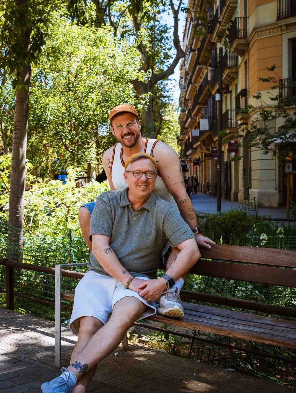Barcelona Food Guide: Unsere Lieblingsorte in unserer Lieblingsstadt 77 Barcelona foodguide 142 | Barcelona ist unsere absolute Lieblingsstadt. Wir waren hier auf Hochzeitsreise, wir kennen gefühlt jede Gasse und trotzdem finden wir bei jedem Besuch etwas Neues. Weil sich in den letzten Jahren einiges getan hat, haben wir diesen Guide einmal komplett neu geschrieben. Alle Spots sind frisch besucht oder geprüft, geschlossene Läden sind rausgeflogen und ein paar neue Lieblinge dazugekommen.