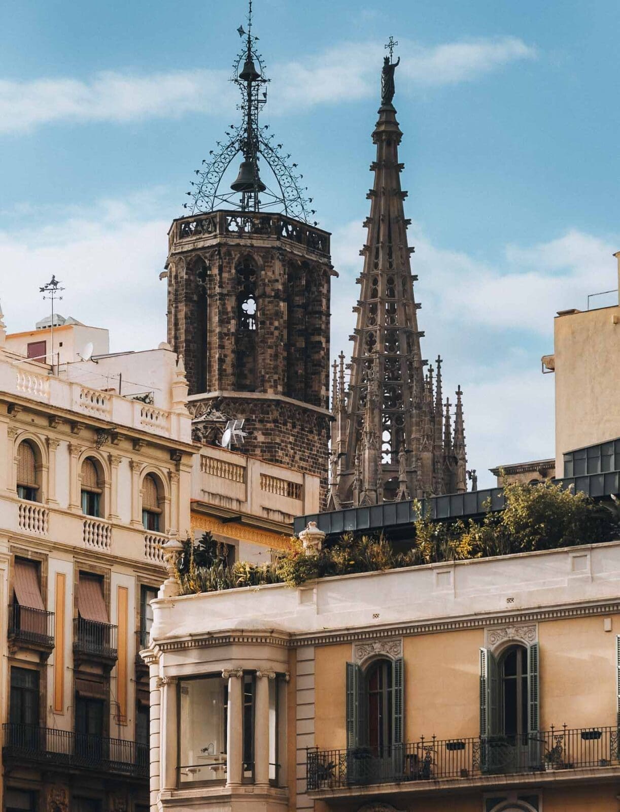 Barcelona Food Guide: Unsere Lieblingsorte in unserer Lieblingsstadt 71 Barcelona foodguide 18 | Barcelona ist unsere absolute Lieblingsstadt. Wir waren hier auf Hochzeitsreise, wir kennen gefühlt jede Gasse und trotzdem finden wir bei jedem Besuch etwas Neues. Weil sich in den letzten Jahren einiges getan hat, haben wir diesen Guide einmal komplett neu geschrieben. Alle Spots sind frisch besucht oder geprüft, geschlossene Läden sind rausgeflogen und ein paar neue Lieblinge dazugekommen.