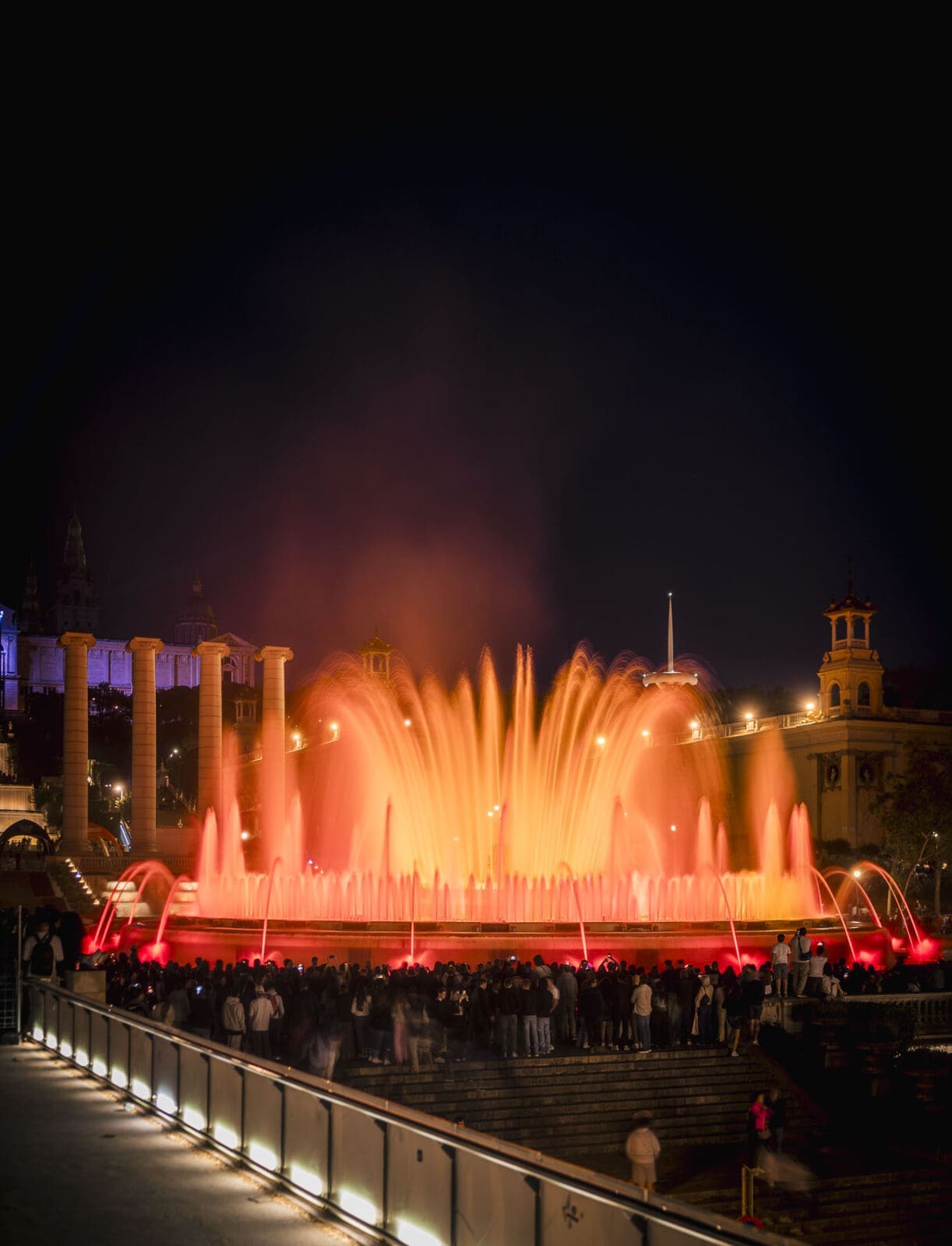 Barcelona Food Guide: Unsere Lieblingsorte in unserer Lieblingsstadt 48 Barcelona foodguide 250 | Barcelona ist unsere absolute Lieblingsstadt. Wir waren hier auf Hochzeitsreise, wir kennen gefühlt jede Gasse und trotzdem finden wir bei jedem Besuch etwas Neues. Weil sich in den letzten Jahren einiges getan hat, haben wir diesen Guide einmal komplett neu geschrieben. Alle Spots sind frisch besucht oder geprüft, geschlossene Läden sind rausgeflogen und ein paar neue Lieblinge dazugekommen.