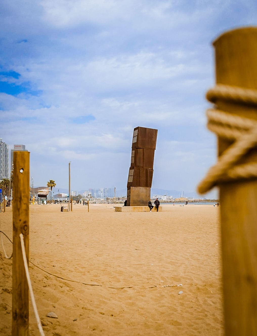 Barcelona Food Guide: Unsere Lieblingsorte in unserer Lieblingsstadt 70 Barcelona foodguide 7 | Barcelona ist unsere absolute Lieblingsstadt. Wir waren hier auf Hochzeitsreise, wir kennen gefühlt jede Gasse und trotzdem finden wir bei jedem Besuch etwas Neues. Weil sich in den letzten Jahren einiges getan hat, haben wir diesen Guide einmal komplett neu geschrieben. Alle Spots sind frisch besucht oder geprüft, geschlossene Läden sind rausgeflogen und ein paar neue Lieblinge dazugekommen.