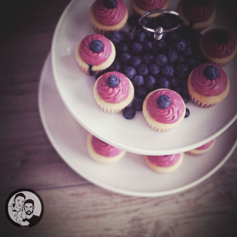 blaubeer cupcakes | Wenn ihr jetzt Lust und Appetit bekommen habt, besorgt euch schnell noch die Zutaten, die euch fehlen und lasst eure Küchenmaschine und den Ofen den Rest für euch erledigen ;-)