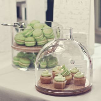 Cupcakes und Macarons
