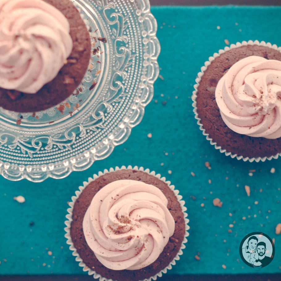 gew%C3%BCrzkuchen gl%C3%BChwein cupcakes 6 | Weihnachtsplätzchen Rezepte gehören für uns jedes Jahr fest in die Adventszeit. Ob Vanillekipferl, Zimtsterne oder moderne Varianten. Ohne eine gut gefüllte Weihnachtsbäckerei wäre Weihnachten einfach nicht komplett, oder?! Wenn ihr Weihnachtsplätzchen Rezepte sucht, die schnell gelingen und gleichzeitig nach Kindheit schmecken, dann seid ihr hier richtig. Wir haben euch eine Sammlung zusammengestellt, die sowohl klassische als auch moderne Ideen für eure Weihnachtsbäckerei bereithält.