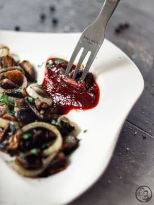 image 0 6 6 | Diejenigen von euch, die unseren Blog schon eine Weile verfolgen, haben bestimmt schon darauf gewartet ... Zusammen mit unseren Bloggerfreunden Gernekochen und Herr und Frau Hue haben wir euch ja schon unsere Weihnachts- und Osteredition vorgestellt. Und was liegt da näher, als jetzt in der Grillsaison gleich mit einer leckeren BBQ-Edition weiter zu machen?