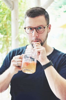 Erdbeer-Rhabarber Bowle 5 image 0 8 0 | ... wir haben auch eine Torte gebacken, aber in erster Linie wollten wir ein Getränk mitbringen … um genauer zu sein, es sollte eine Bowle werden.