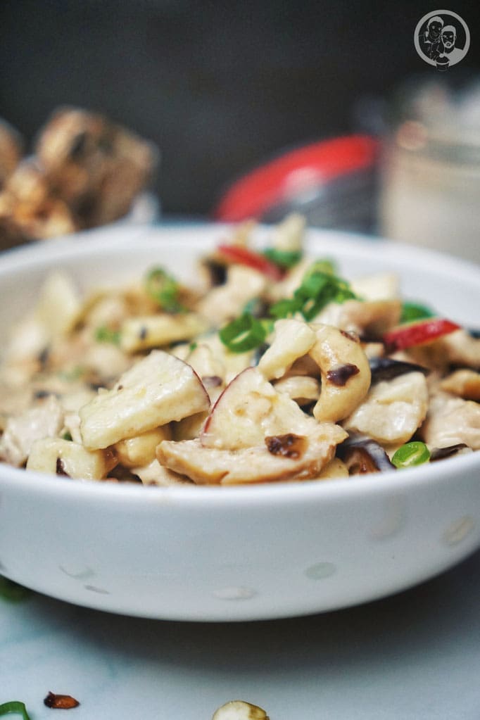 image 1 9 7 0 | Nachdem wir ja nun endlich ein Wort dafür kennen, was&nbsp;wir eh&nbsp;schon immer so gerne mit unseren Freunden und der Familie tun, nämlich&nbsp;gemeinsam und gemütlich beisammen sitzen, ein paar Snacks zum Wein reichen und erzählen, was gerade so los ist, “aperölen” wir nun nochmal so gerne …