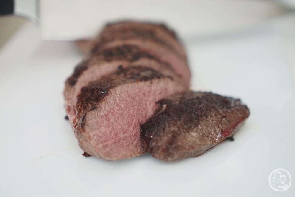 image 2 6 9 | Unter dem Motto "Food.Blog.Friends" haben wir zusammen mit Theres & Benni von Gernekochen und Maja von Moeyskitchen&nbsp;für euch unser diesjähriges Herbstdinner gekocht.&nbsp;Dabei war&nbsp;jeder von uns für einen Part des Menüs zuständig. Wir für den Hauptgang.