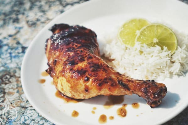 image 3 4 4 2 | Jedesmal, wenn wir bei unserem Veedels-Metzger einkaufen, geht unser erster Blick in Richtung Geflügelbereich. Denn wenn wir Glück haben, wartet da noch der ein oder andere Schenkel vom Kikokhuhn. Aber selbst wenn es manchmal keines mehr gibt, ist das für uns so gar nicht mehr schlimm, denn wir haben uns in der Truhe einen kleinen aber feinen Vorrat davon angesammelt.