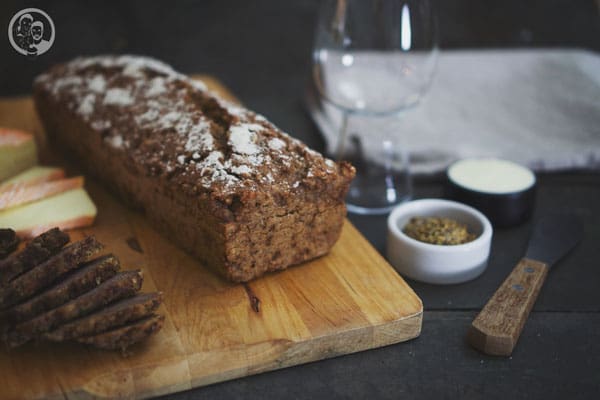 image 3 6 5 3 | Manchmal muss man einfach 3 Mal etwas kochen oder backen, bis wir es schaffen, das Rezept auch auf den Blog zu bekommen. Das lag in diesem Fall auch überhaupt gar nicht daran, dass uns das Brot nicht bei den ersten beiden Malen nicht gelungen wäre … Torstens Arbeitskollege Joschka könnte das jetzt bestätigen, denn der durfte es sofort beim ersten Mal auf dem Weg nach Holland mit leckerem Roastbeef probieren.