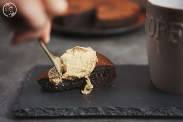 image 4 1 4 6 | Heute möchten wir uns noch einmal ganz offiziell bei allen lieben Menschen bedanken, die wir als Gäste bei uns zu Hause zu den 6 Kenwood Küchenparties begrüßen durften. Ganz recht ..! Wir haben schon 6 Küchenparties gefeiert. Das heißt 6 Monate durften wir quasi als Botschafter für die Cooking Chef auftreten. Es hat uns einen riesigen Spaß bereitet, denn jedes Thema, das uns vorgegeben wurde, hat uns mit dem jeweiligen Team kreativ werden lassen, um tolle Rezepte zu entwickeln. 6 Monate, in denen wir fremde und so unglaublich nette Menschen kennen lernen durften - jede Truppe war eine unglaublich tolle Zusammenstellung und in dieser einzigartig. 6 Monate, in denen wir unsere Küchenmaschine noch ein Stückchen besser kennen lernen konnten - mehr schätzen zu lernen war schwer, denn sie war schon ein Teil, den wir uns nicht weg denken konnten, bevor wir für die Parties angefragt waren ..!