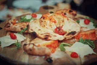 image 6 2 4 | Im August wurden wir beide mit einigen anderen deutschen und internationalen Food-Bloggern eingeladen, bei einem Workshop zum Thema Pizza und Pasta teil zu nehmen. Wir waren natürlich direkt Feuer und Flamme dafür und haben sofort einen Tag Urlaub für den 09.09.14 eingereicht.