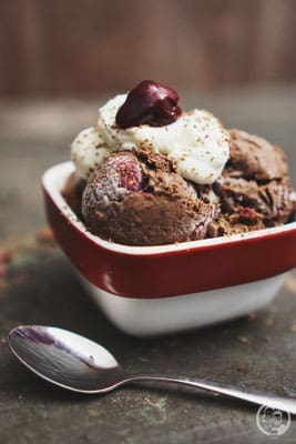 image 6 5 6 | Vermutlich habt ihr ja schon am Samstag mitbekommen, dass wir es endlich geschafft haben, unsere langersehnten belgischen Waffeln zu backen. Nicht, dass wir kein Eisen dafür gehabt hätten, denn das wartet ja schon seit Weihnachten 2015 darauf, den leckeren Hefeteig auszubacken - nö! Wir haben irgendwie nie den richtigen Moment gefunden, sie zuzubereiten.