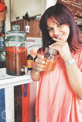 Erdbeer-Rhabarber Bowle 6 image 6 9 4 6 5 | ... wir haben auch eine Torte gebacken, aber in erster Linie wollten wir ein Getränk mitbringen … um genauer zu sein, es sollte eine Bowle werden.