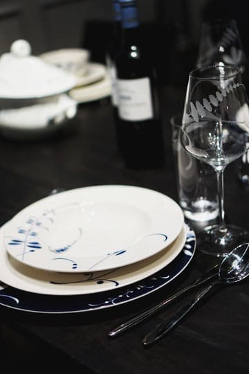 image 7 2 5 | Wir sind ja mittlerweile jedes Jahr auf der Ambiente in Frankfurt zu Besuch, denn dort haben wir die Möglichkeit, uns zum Beispiel Neuheiten anzuschauen, die wir für unsere Fotos verwenden können. Ausserdem treffen wir immer wieder liebe Bloggerkollegen/innen, mit denen wir uns immer gerne austauschen. Am Freitag Abend waren wir beide und Theres und Benni von Gernekochen, zu einem Apéro bei Andrea von Zimtkeks und Apfeltarte eingeladen. Vielen Dank nochmal dafür. Es war ein toller Abend mit leckeren Snacks, nem schönen Glas Wein und schönen Gesprächen.