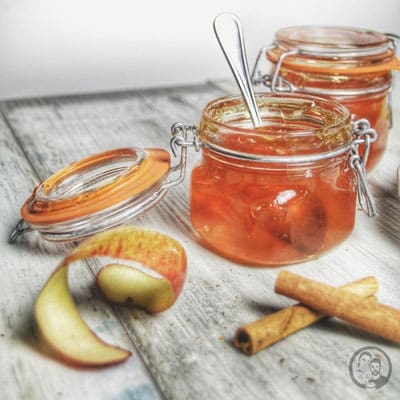 image 8 0 3 | Bei unserem letzten Besuch bei Sascha's Eltern in Trier haben wir ja einen mediterranen Apfelkuchen gebacken, weil der Apfelbaum im Garten voller reifer saftiger Früchte hing. Der perfekte Apfel für alles, was man in der Küche mit einem Apfel anstellen möchte!