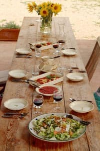 Ravioli mit Salsiccia-Ricotta Füllung 7 image 9 3 9 | Serviert sie nun mit der Tomatensauce und einem Ciabatta. Dazu passt perfekt ein Chianti Classico oder ein anderer italienischer Rotwein.