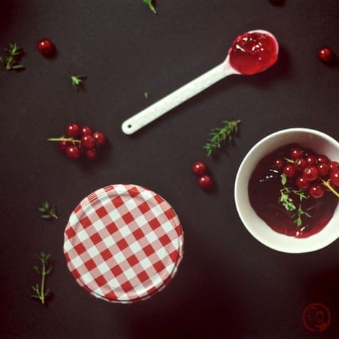 Johannisbeergelee mit Thymian 2 Johannisbeer-Gelee mit Thymian