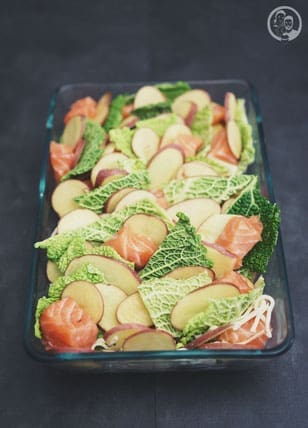 KARTOFFEL-WIRSING -AUFLAUF MIT LACHS