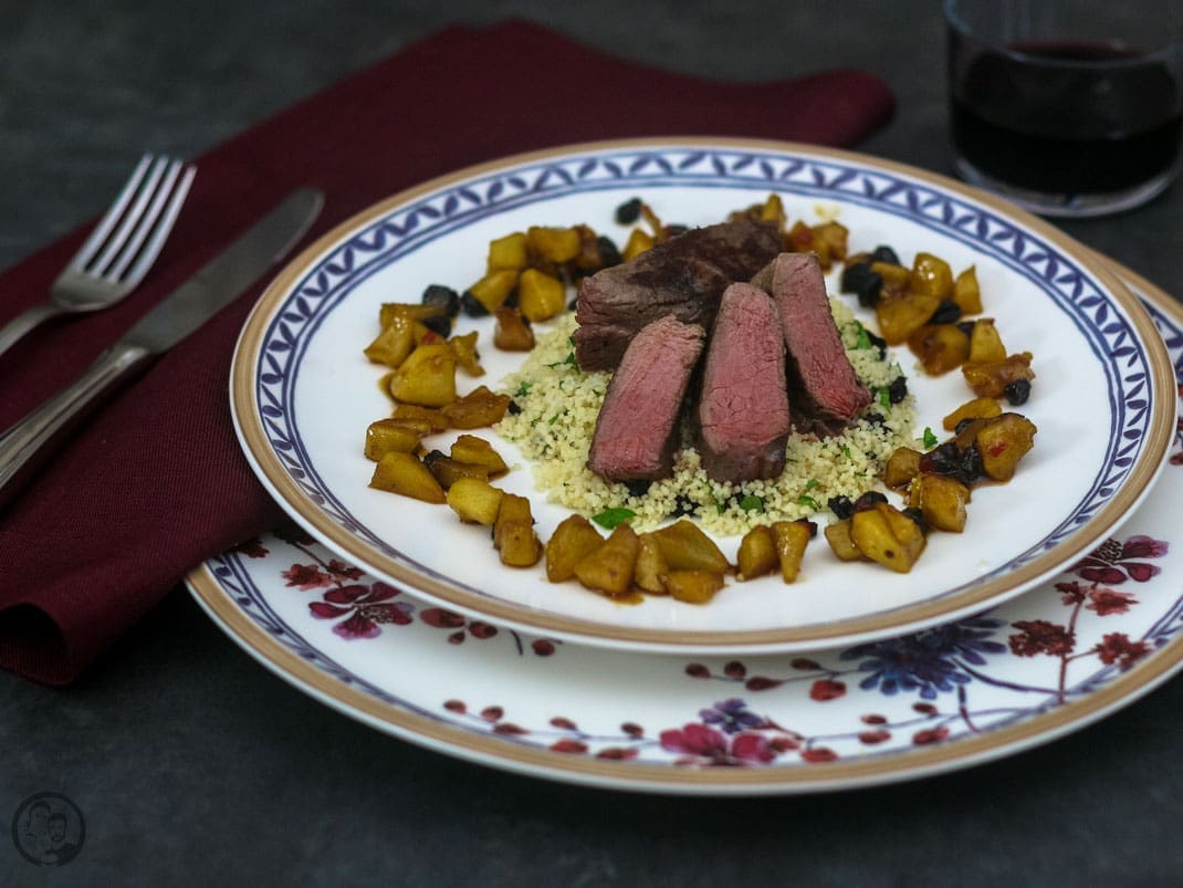 Confierte Lamm- Medaillons 8 lamm medaillons coucous apfel chutney rezept foodblog blog k%C3%B6ln fleisch neuseeland 4 | Solltet ihr noch Last-Minute auf der Suche nach einem Festtagsgericht für die Feiertage sein, dann ist dieses Rezept vielleicht genau das Richtige für euch!