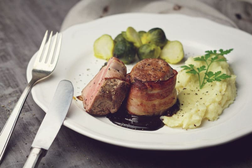 Schweinemedaillons mit Rosenkohl und Pastinakenpüree 4 schweinemedaillons mit rosenkohl und pastinakenp%C3%BCree rezept kochen 3 | Für den Post, den wir heute für euch vorbereitet haben, haben wir direkt 2 Dinge miteinander verbunden.