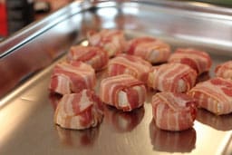 Ziegenkäse im Speckmantel