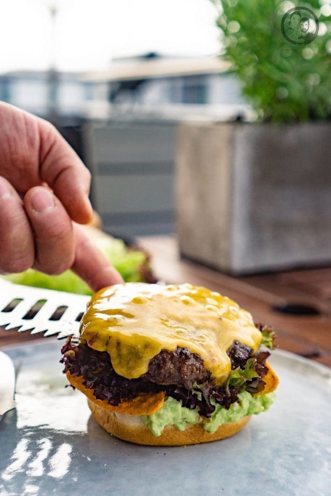 Patty mit Käse auf Bun
