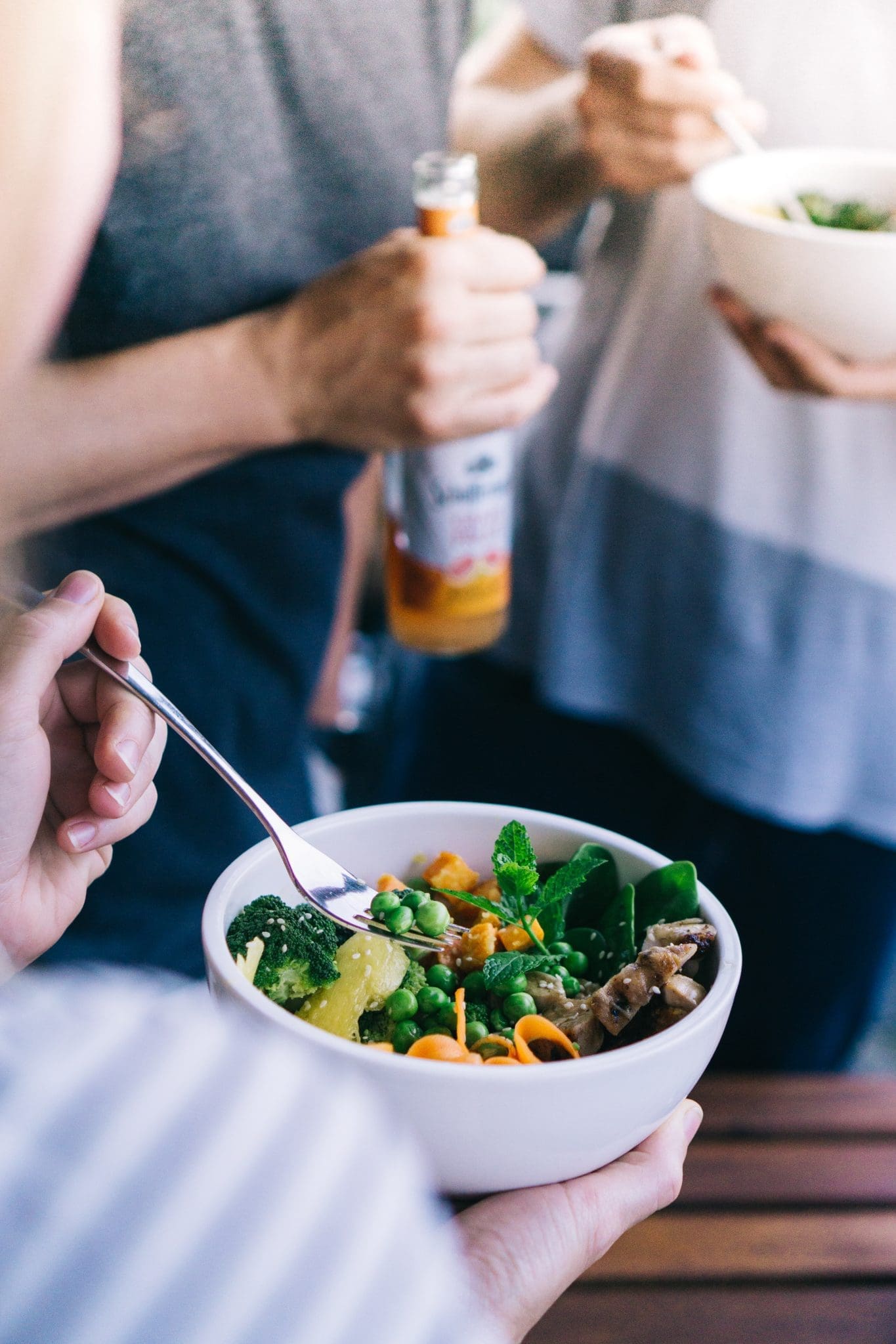 Sundown Bowl 5 DSC06415 | Auch wenn das Wetter an manchen Tagen schöner oder schlechter ist, können wir uns auch jetzt schon nicht über den Sommer beschweren. Wenn es so richtig sonnig und heiß ist, brauchen wir manchmal etwas frisches auf den Teller – oder in die Schale. Und genau das haben wir vergangene Woche auch gemacht. Deshalb zeigen wir euch heute eine leckere, frische und gesunde Sundown Bowl.