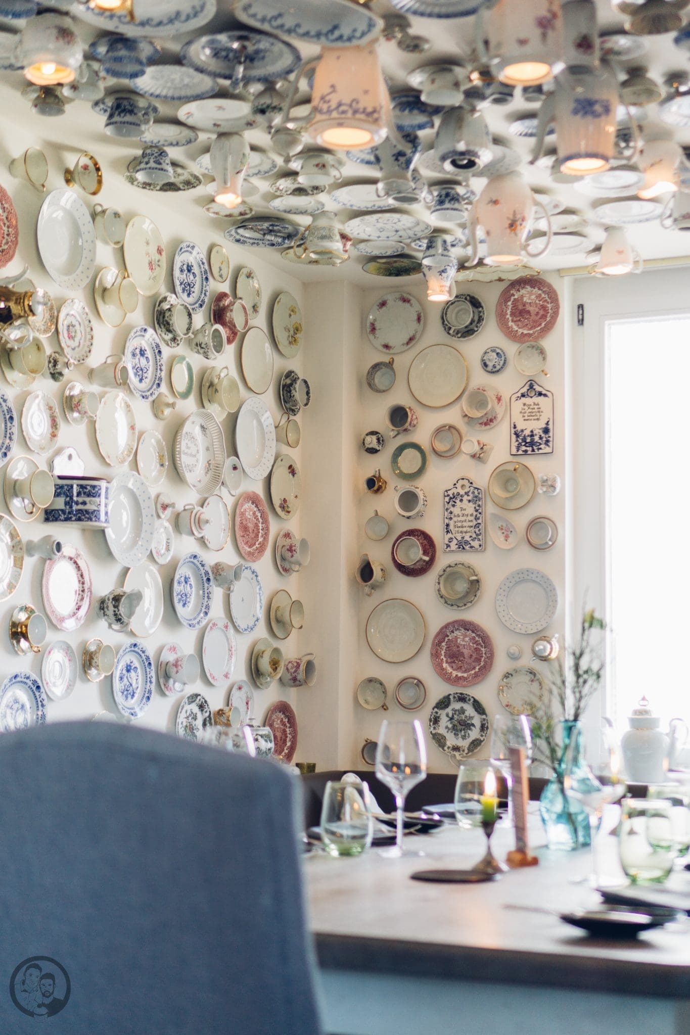 Vila Vita 14 | Heute möchten wir euch von einem Foodie-Tag der Extraklasse durch Marburg berichten, dass ist nämlich schon lange überfällig. Die Vila Vita Marburg&nbsp;hat gemeinsam mit Cat von Schlemmerkatze zum Schlemmertag gerufen und da sagen wir definitiv nicht nein zu.Die Vila Vita kennen wir ja schon seit der Landpartie im letzten Jahr und im März&nbsp;durften wir den Genusstempel in seiner ganzen Vielfalt erleben. Zum Abschluss wurde dann auch noch gemeinsam gekocht und unseren Favorit von diesem Abend, stellen wir euch heute vor - Spicy Tartar Roll!