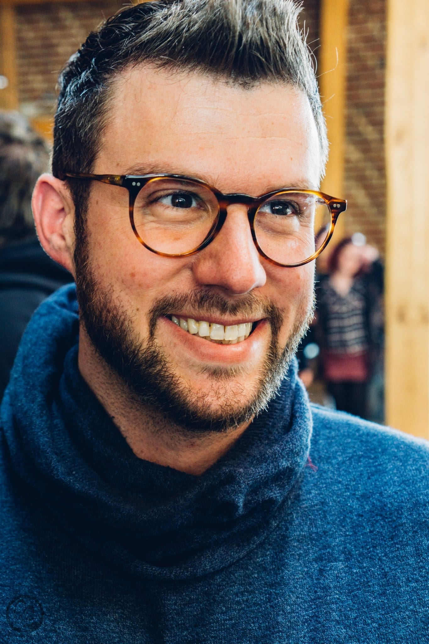 Vila Vita 17 | Heute möchten wir euch von einem Foodie-Tag der Extraklasse durch Marburg berichten, dass ist nämlich schon lange überfällig. Die Vila Vita Marburg&nbsp;hat gemeinsam mit Cat von Schlemmerkatze zum Schlemmertag gerufen und da sagen wir definitiv nicht nein zu.Die Vila Vita kennen wir ja schon seit der Landpartie im letzten Jahr und im März&nbsp;durften wir den Genusstempel in seiner ganzen Vielfalt erleben. Zum Abschluss wurde dann auch noch gemeinsam gekocht und unseren Favorit von diesem Abend, stellen wir euch heute vor - Spicy Tartar Roll!