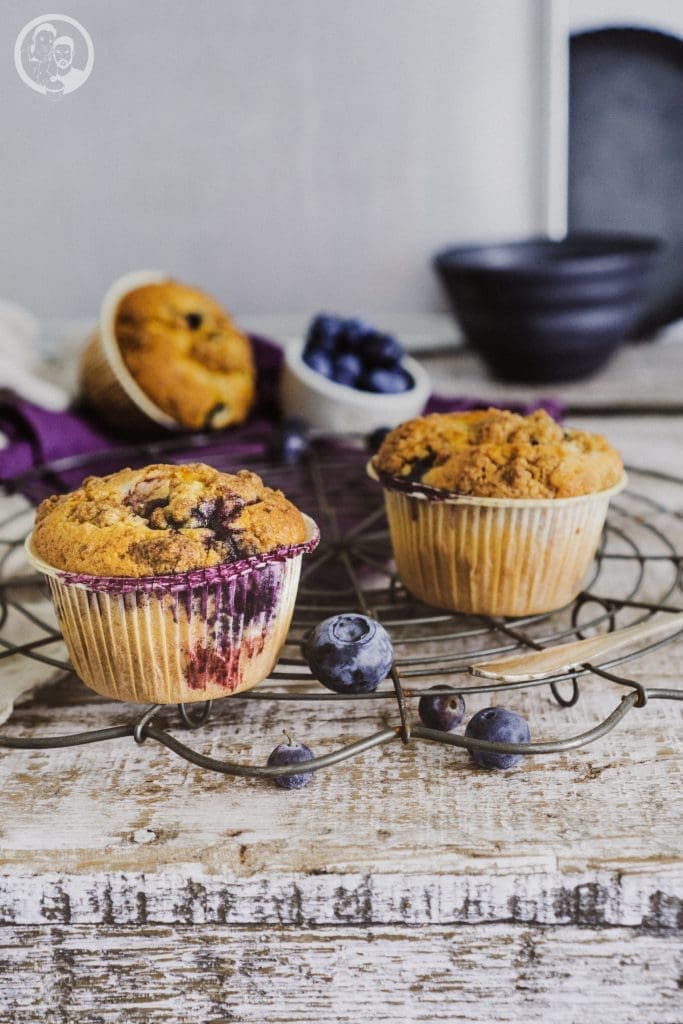 Blaubeer Muffins 2 Muffins Hochformat