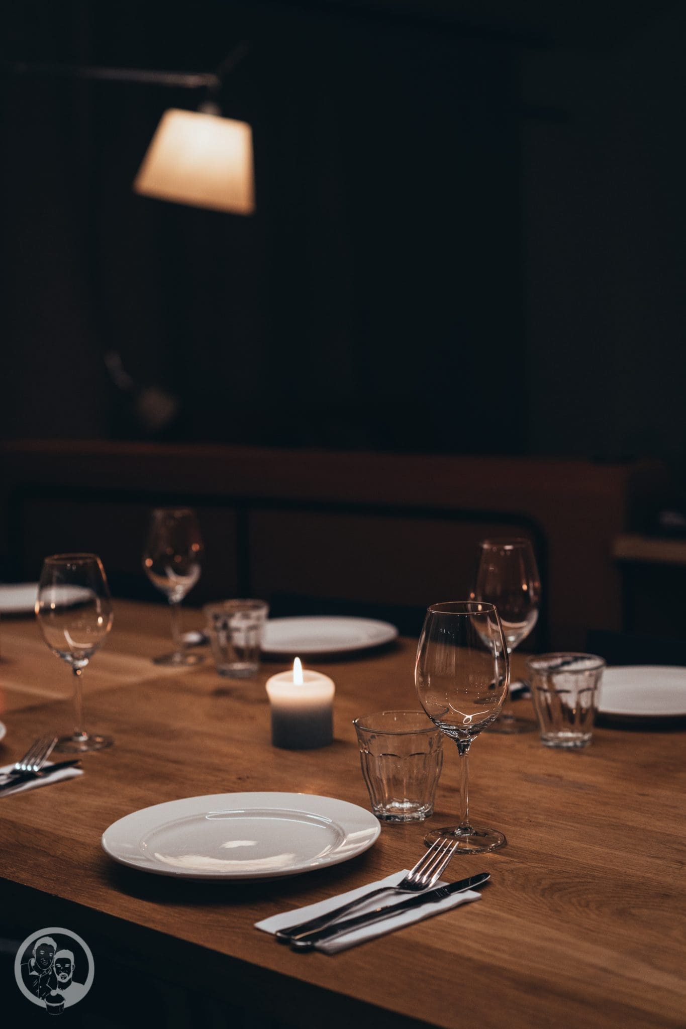 Gin gebeizter Thunfisch 11 foodbloghouse nl 1 | Heute schreibe ich euch aus unserem Food.Blog.House. in den Niederlanden. Hier verbringen wir ein Wochenende mit liebgewonnen Foodblogger-Kollegen und wir verwöhnen uns selber mit einem 10-Gänge-Menü! Wir sind für den Fischgang zuständig und haben lange getüftelt über unser Gericht für diesen besonderen Tag. In Gin gebeizter Thunfisch mit Wasabipüree und Pak Choi - klingt doch nach einer guten Wahl, oder?!