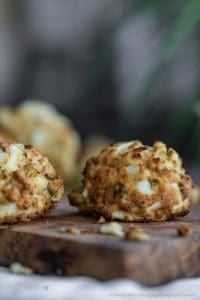 Egg balls 3 | Ich schätze, ich weiss, was ihr jetzt denkt, wenn ihr den Namen unseres heutigen Rezeptes lest. Aber um ehrlich zu sein,&nbsp;haben echt lange darüber nachgedacht, wie es am Ende heißen soll. Es ist etwas zum Snacken. Es besteht zum größten Teil aus Ei. Es ist rund, aber keine Frikadelle.&nbsp;Was könnte da besser passen, als Sn(egg)balls?!