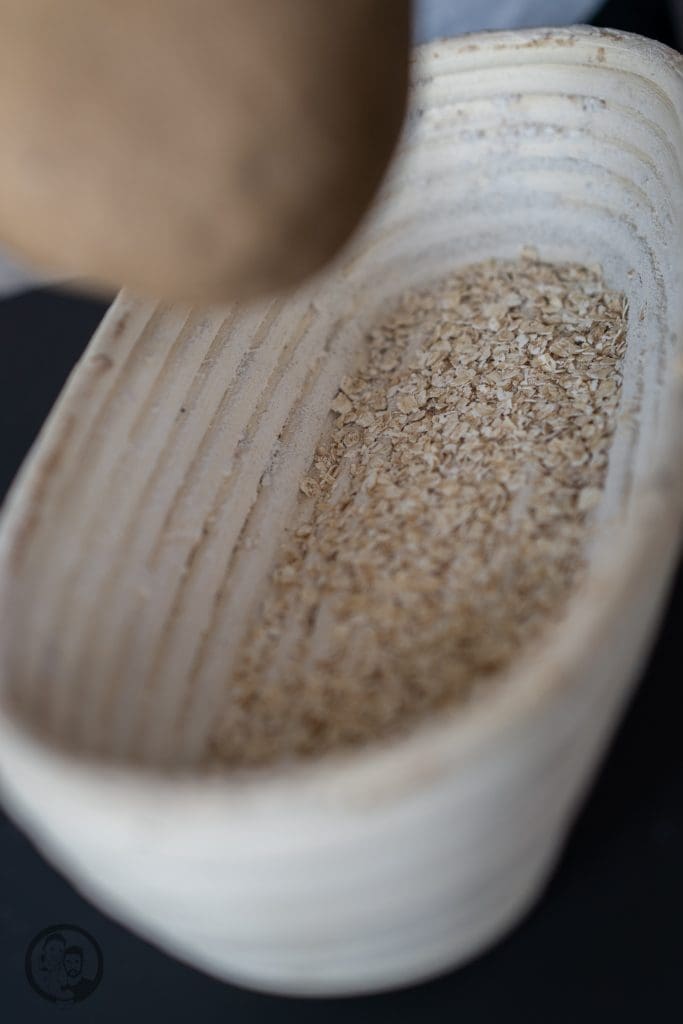 Roggen-Dinkelbrot 2 Miele Brot Kombidampfgarer 1 | Das Brotbacken ist ja eine meiner großen Leidenschaften. Das können gerne mal schnelle Brote sein oder auch Brote, deren Teige ein wenig mehr Zuneigung und Aufmerksamkeit bedürfen. Auch die Mehlsorten, die ich dafür verwende, tausche ich gerne mal aus und experimentiere damit herum. Heute gibt es ein Roggen-Dinkelbrot, das wir mit Sauerteig und Hefe angesetzt haben.
