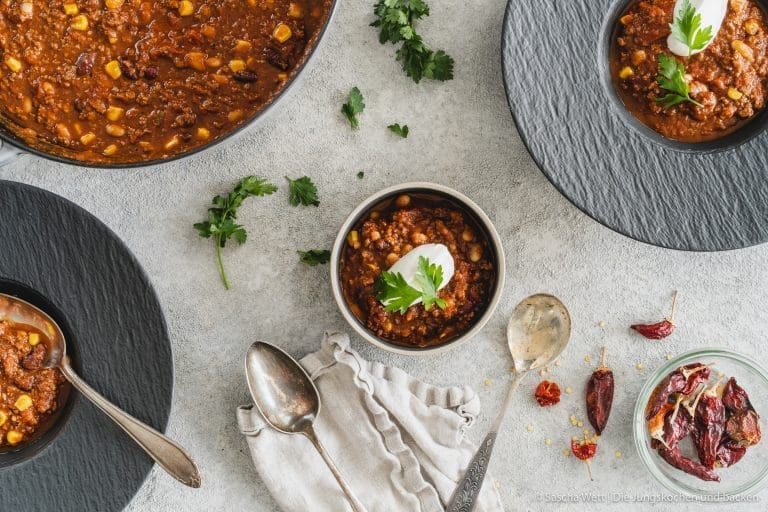 Ballaststoffreiche Rezepte. Unsere Lieblinge mit viel Fiber 13 Chili Con Carne 1 | Ballaststoffreiche Rezepte liegen im Trend. Von Linsencurry bis Chia-Pudding, unsere Lieblinge mit viel Fiber und geschätztem Ballaststoffwert pro Portion.