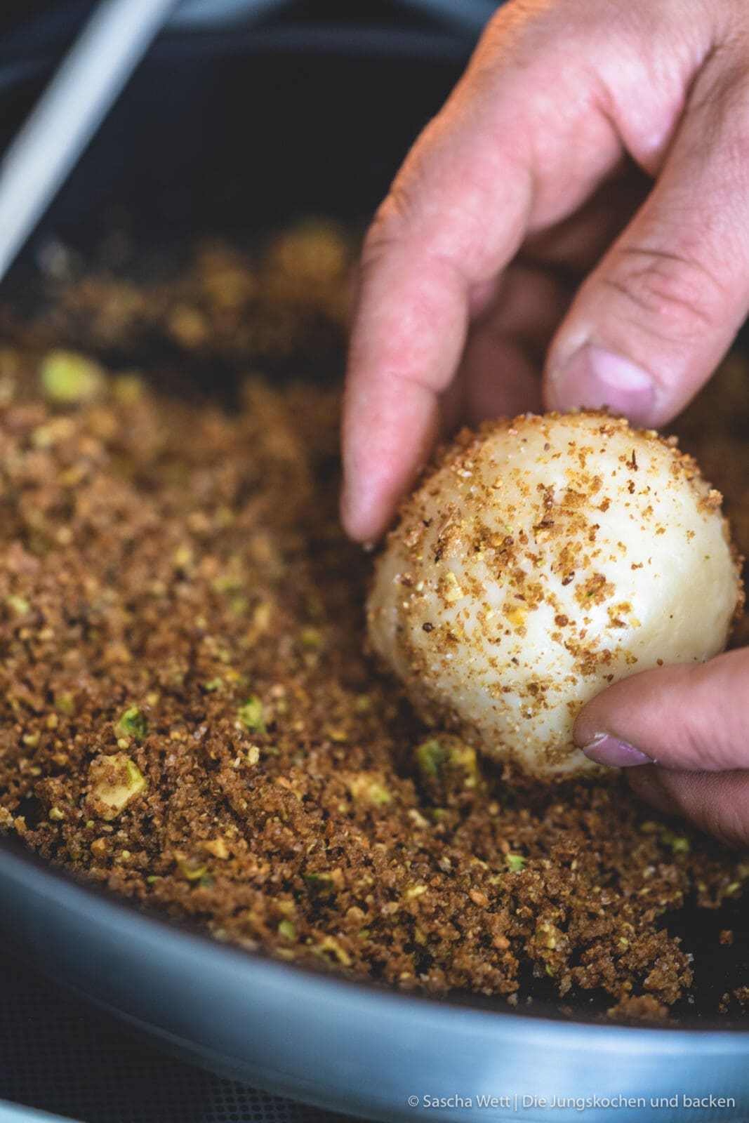 Mozartknödel 9 Mozartknoedel miele dampfgarer 13 | Heute haben wir für euch ein Mozartknödel Rezept aus Österreich mitgebracht, das wir unbedingt selber einmal umsetzen wollte. Wir haben es dort als Dessert gegessen. Aber wer auch bei einem süßen Hauptgang nicht nein sagen kann, der kommt bei unseren Mozartknödeln voll auf seine Kosten.