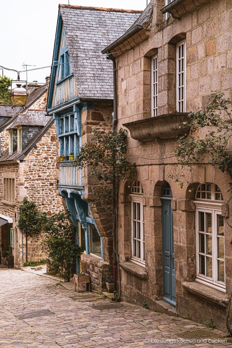 Jahresrückblick 2019 29 Wohnmobil Etrusco Bretagne 214 | Zum mittlerweile dritten Mal in Folge lassen wir an Silvester für euch unser Jahr Revue passieren! Dabei merken wir immer wieder, wie viel man eigentlich schon wieder vergessen hat. Aber auch, wie unglaublich viel in einem Jahr passieren kann. In diesem Jahr hat Feed Me Up Before You Go-Go eingeladen und dem Ruf folgen wir mehr als gerne - also kommt hier der große Jahresrückblick, unsere #FOODBLOGBILANZ2019