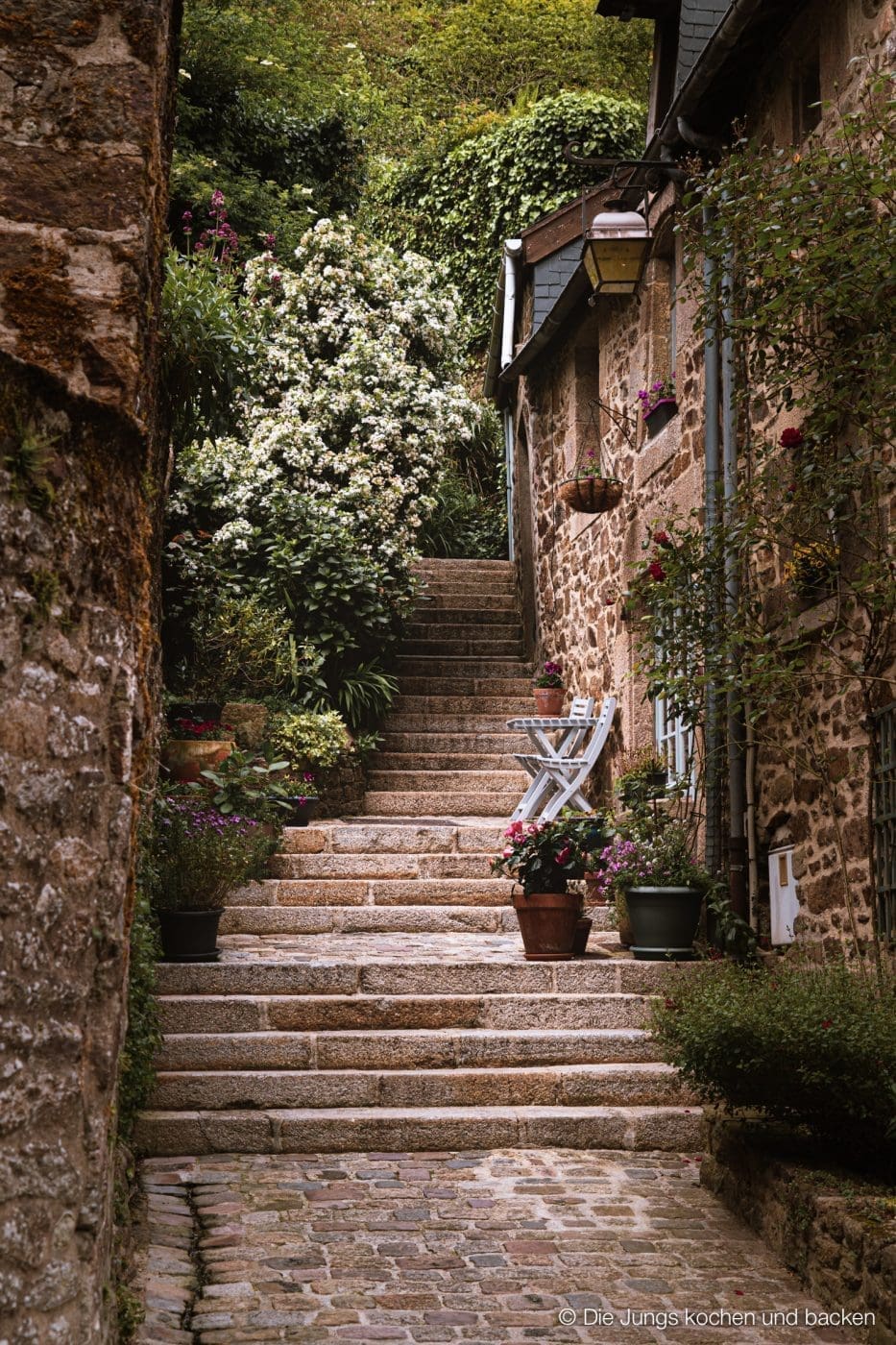 Jahresrückblick 2019 30 Wohnmobil Etrusco Bretagne 217 | Zum mittlerweile dritten Mal in Folge lassen wir an Silvester für euch unser Jahr Revue passieren! Dabei merken wir immer wieder, wie viel man eigentlich schon wieder vergessen hat. Aber auch, wie unglaublich viel in einem Jahr passieren kann. In diesem Jahr hat Feed Me Up Before You Go-Go eingeladen und dem Ruf folgen wir mehr als gerne - also kommt hier der große Jahresrückblick, unsere #FOODBLOGBILANZ2019