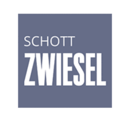 Zwiesel Kristallglas - wie wird eigentlich Glas hergestellt? 13 Bildschirmfoto 2019 07 15 um 17.56.40 | Heute haben wir kein Rezept für euch ..! Aber dafür haben wir so einiges zu berichten. Denn, wie wir schon erzählt haben, waren wir von ZWIESEL Glas in den Bayerischen Wald eingeladen. Dort durften wir erleben, wie die wunderschönen Kristallgläser hergestellt werden. Und damit auch ihr etwas davon habt, haben wir unseren Besuch natürlich in tollen Fotos eingefangen, den Mitarbeitern von Zwiesel ein Loch in den Bauch gefragt und natürlich an tollen Ideen für euch getüftelt.