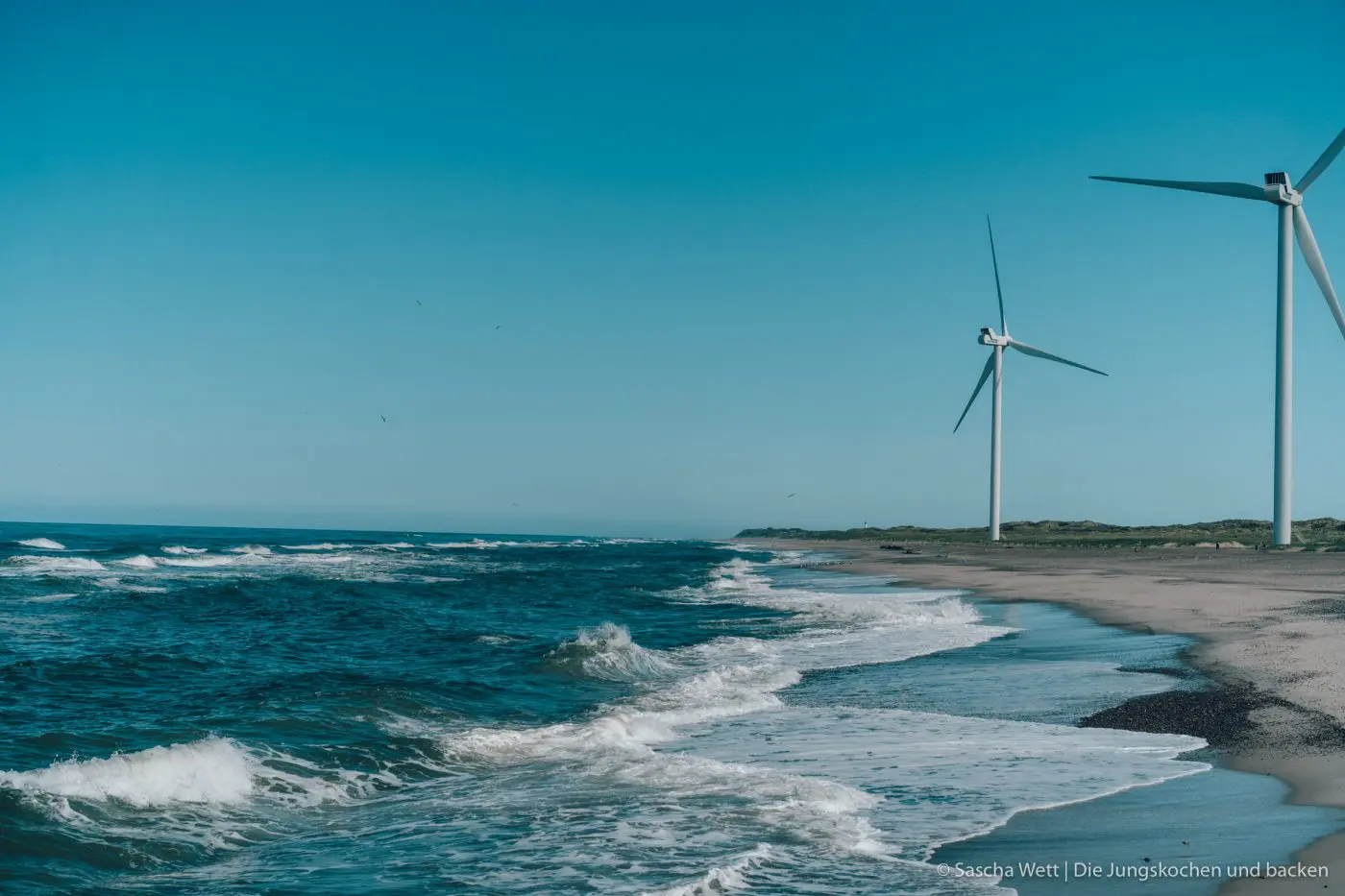 Hvide Sande - Kulinarische Highlights und Tipps | Dänemark 47 HvideSande Daenemark reise 15 1400x933.jpg 1 | Wenn man, wie wir, in der Mitte von Deutschland lebt, ist es immer recht unterschiedlich, wohin es einen schon in Kindertagen so gezogen hat. Bei uns war es jeweils eher Richtung Süden. Mich an den Bodensee und Torsten nach Österreich und den Bayerischen Wald. Daher fehlte uns, bis heute, der Norden noch komplett und so ging es für uns dass erste Mal nach Dänemark. Um genau zu sein nach Hvide Sande. Heute werden wir euch unsere kulinarischen Highlights und ein paar Tipss zu diesem beliebten Ferienziel in Dänemark zeigen.