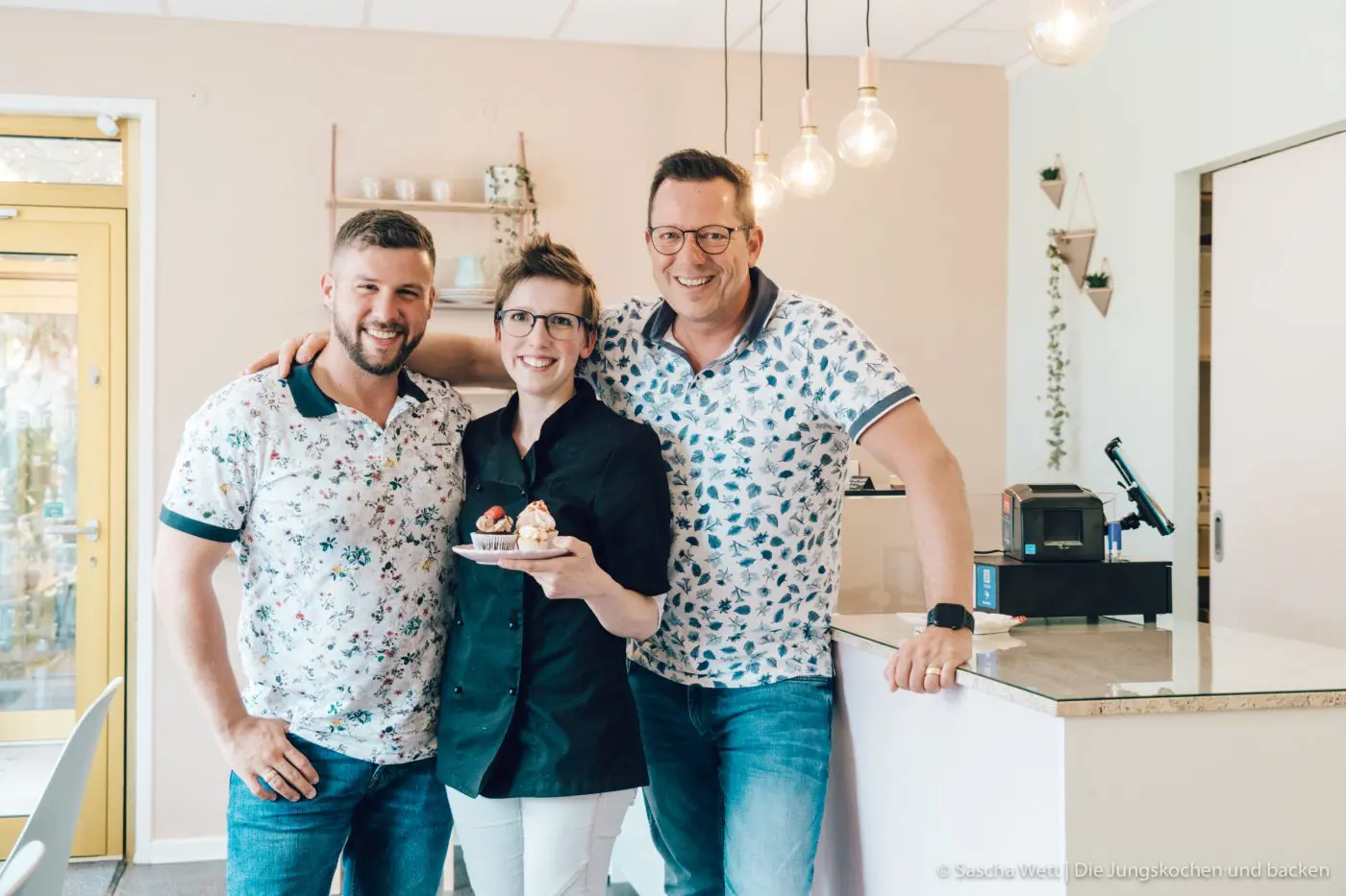 Hvide Sande - Kulinarische Highlights und Tipps | Dänemark 22 HvideSande Daenemark reise 169 1400x933.jpg 1 | Wenn man, wie wir, in der Mitte von Deutschland lebt, ist es immer recht unterschiedlich, wohin es einen schon in Kindertagen so gezogen hat. Bei uns war es jeweils eher Richtung Süden. Mich an den Bodensee und Torsten nach Österreich und den Bayerischen Wald. Daher fehlte uns, bis heute, der Norden noch komplett und so ging es für uns dass erste Mal nach Dänemark. Um genau zu sein nach Hvide Sande. Heute werden wir euch unsere kulinarischen Highlights und ein paar Tipss zu diesem beliebten Ferienziel in Dänemark zeigen.