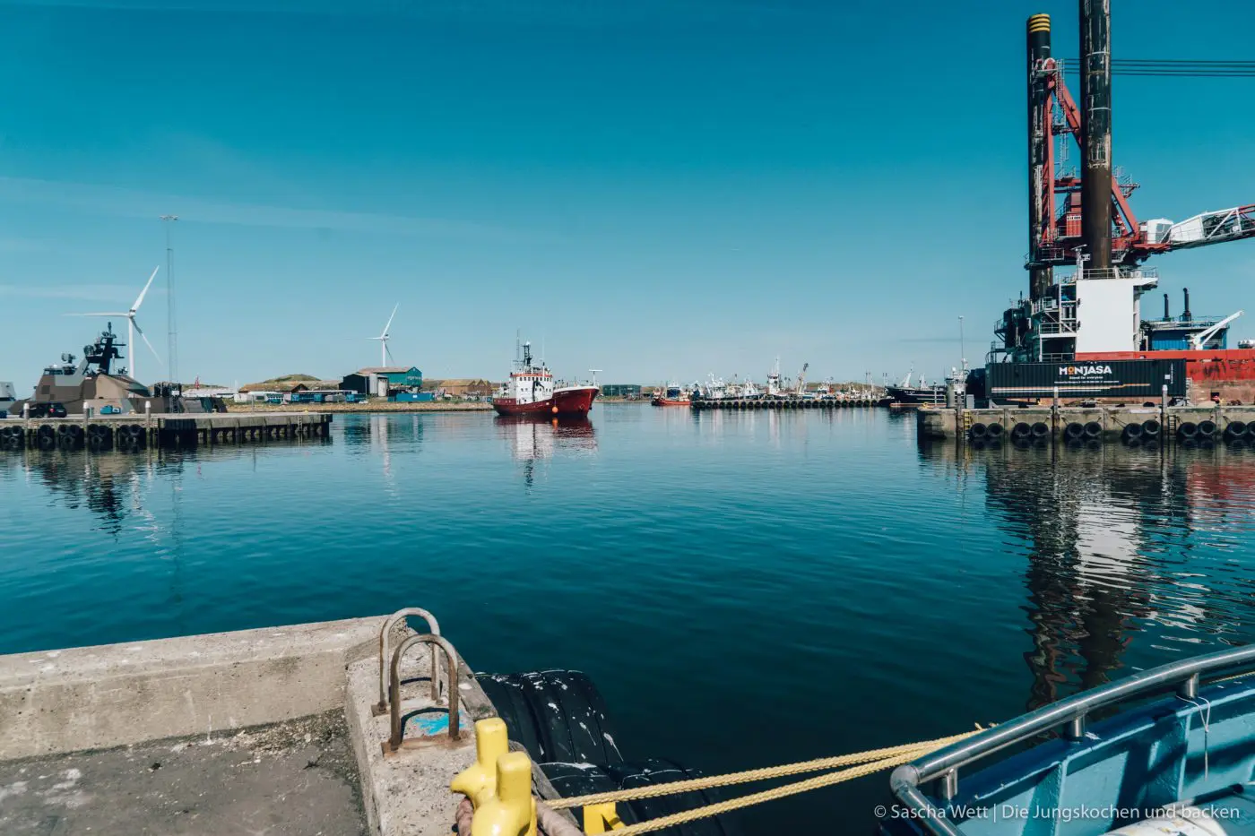 Hvide Sande - Kulinarische Highlights und Tipps | Dänemark 5 HvideSande Daenemark reise 28 | Wenn man, wie wir, in der Mitte von Deutschland lebt, ist es immer recht unterschiedlich, wohin es einen schon in Kindertagen so gezogen hat. Bei uns war es jeweils eher Richtung Süden. Mich an den Bodensee und Torsten nach Österreich und den Bayerischen Wald. Daher fehlte uns, bis heute, der Norden noch komplett und so ging es für uns dass erste Mal nach Dänemark. Um genau zu sein nach Hvide Sande. Heute werden wir euch unsere kulinarischen Highlights und ein paar Tipss zu diesem beliebten Ferienziel in Dänemark zeigen.