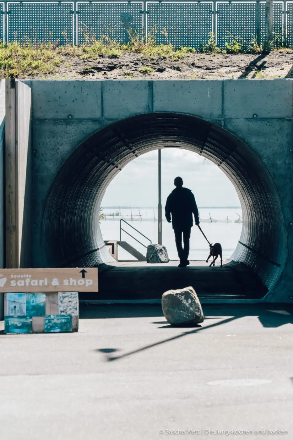 Hvide Sande - Kulinarische Highlights und Tipps | Dänemark 43 HvideSande Daenemark reise 34 | Wenn man, wie wir, in der Mitte von Deutschland lebt, ist es immer recht unterschiedlich, wohin es einen schon in Kindertagen so gezogen hat. Bei uns war es jeweils eher Richtung Süden. Mich an den Bodensee und Torsten nach Österreich und den Bayerischen Wald. Daher fehlte uns, bis heute, der Norden noch komplett und so ging es für uns dass erste Mal nach Dänemark. Um genau zu sein nach Hvide Sande. Heute werden wir euch unsere kulinarischen Highlights und ein paar Tipss zu diesem beliebten Ferienziel in Dänemark zeigen.