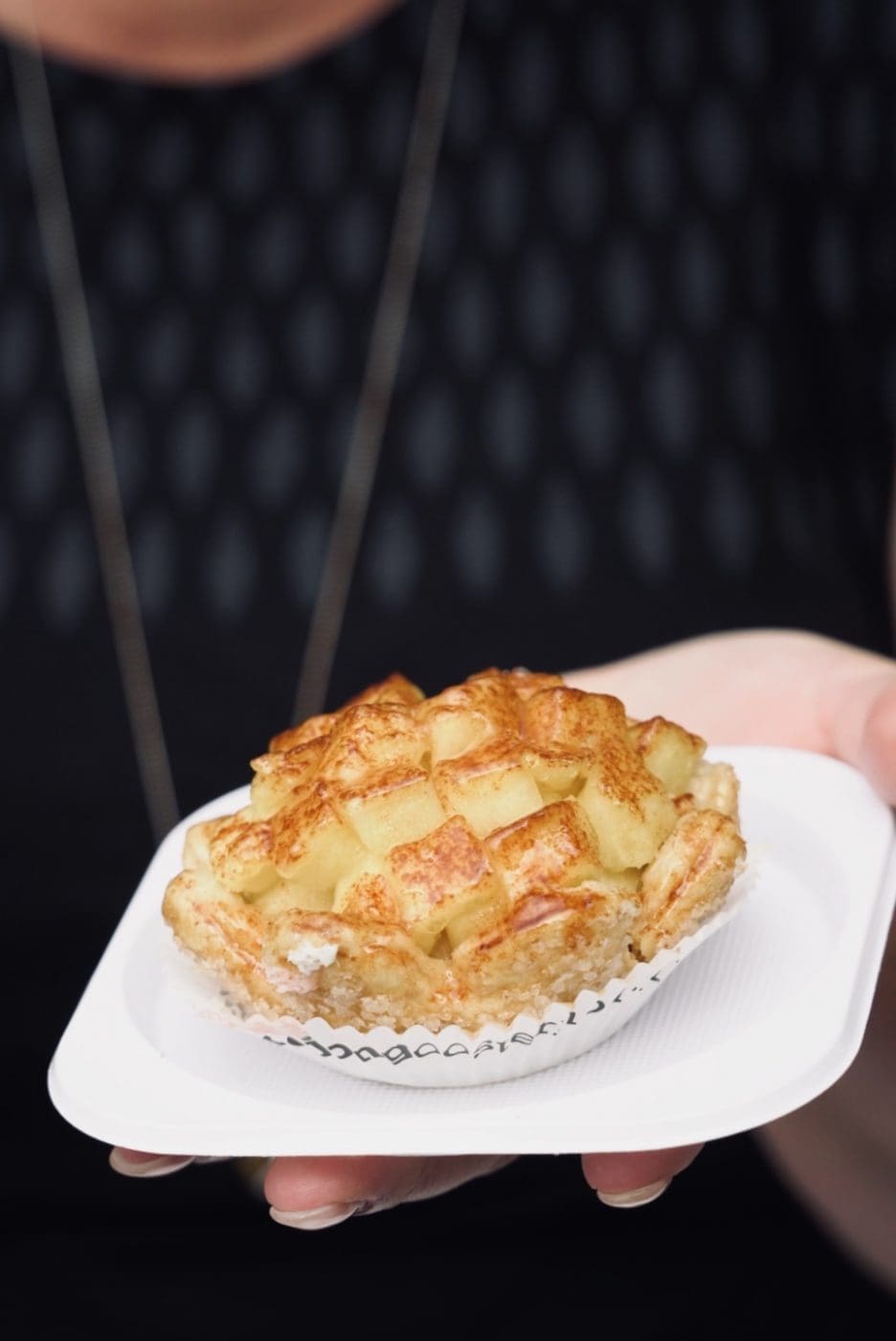 Foodguide Tilburg & Breda - Das Foodie-Paradies nebenan 61 LRG DJU0253 2 | Wenn ihr wie wir im Westen der Republik wohnt, dann werdet ihr das kennen. Der schnellste Weg ans Meer ist der, zur niederländischen Küste! Genau da waren wir auch schon oft mit Freunden, aber das Landesinnere haben wir auch meist weniger beachtet. Dabei gibt es eine super spannende Region und das mal gerade 2 Stunden mit dem Auto entfernt - Brabant. Diese Region in den Niederlanden gilt als das Foodie-Paradies schlechthin und wir haben uns mehr als gefreut, genau diese Aussage einmal auf die Probe zu stellen. Also gibt es heute den ultimativen Foodguide für euch!