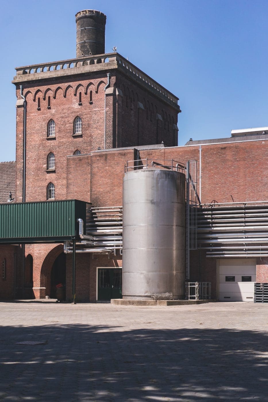 Foodguide Tilburg & Breda - Das Foodie-Paradies nebenan 21 Visit Brabant Tilburg 14 | Wenn ihr wie wir im Westen der Republik wohnt, dann werdet ihr das kennen. Der schnellste Weg ans Meer ist der, zur niederländischen Küste! Genau da waren wir auch schon oft mit Freunden, aber das Landesinnere haben wir auch meist weniger beachtet. Dabei gibt es eine super spannende Region und das mal gerade 2 Stunden mit dem Auto entfernt - Brabant. Diese Region in den Niederlanden gilt als das Foodie-Paradies schlechthin und wir haben uns mehr als gefreut, genau diese Aussage einmal auf die Probe zu stellen. Also gibt es heute den ultimativen Foodguide für euch!