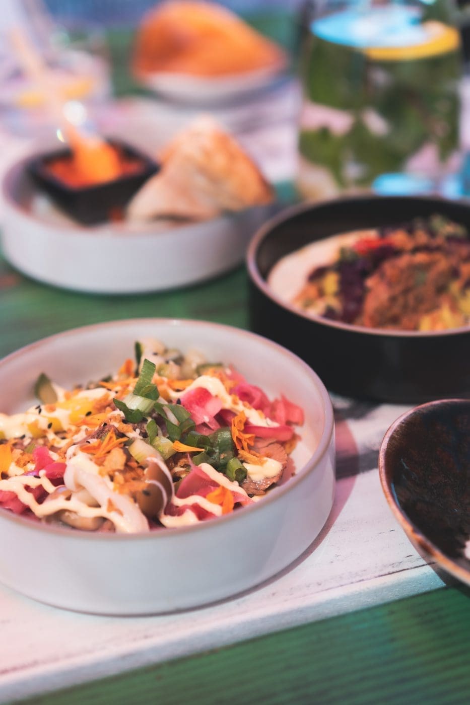 Foodguide Tilburg & Breda - Das Foodie-Paradies nebenan 34 Visit Brabant Tilburg 28 | Wenn ihr wie wir im Westen der Republik wohnt, dann werdet ihr das kennen. Der schnellste Weg ans Meer ist der, zur niederländischen Küste! Genau da waren wir auch schon oft mit Freunden, aber das Landesinnere haben wir auch meist weniger beachtet. Dabei gibt es eine super spannende Region und das mal gerade 2 Stunden mit dem Auto entfernt - Brabant. Diese Region in den Niederlanden gilt als das Foodie-Paradies schlechthin und wir haben uns mehr als gefreut, genau diese Aussage einmal auf die Probe zu stellen. Also gibt es heute den ultimativen Foodguide für euch!