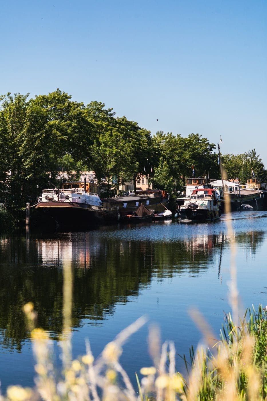 Foodguide Tilburg & Breda - Das Foodie-Paradies nebenan 3 Visit Brabant Tilburg 3 | Wenn ihr wie wir im Westen der Republik wohnt, dann werdet ihr das kennen. Der schnellste Weg ans Meer ist der, zur niederländischen Küste! Genau da waren wir auch schon oft mit Freunden, aber das Landesinnere haben wir auch meist weniger beachtet. Dabei gibt es eine super spannende Region und das mal gerade 2 Stunden mit dem Auto entfernt - Brabant. Diese Region in den Niederlanden gilt als das Foodie-Paradies schlechthin und wir haben uns mehr als gefreut, genau diese Aussage einmal auf die Probe zu stellen. Also gibt es heute den ultimativen Foodguide für euch!