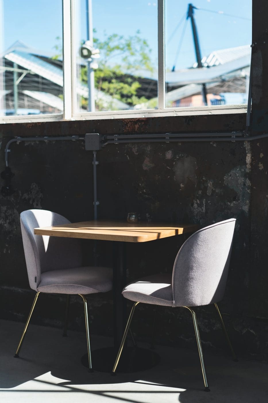 Foodguide Tilburg & Breda - Das Foodie-Paradies nebenan 38 Visit Brabant Tilburg 33 | Wenn ihr wie wir im Westen der Republik wohnt, dann werdet ihr das kennen. Der schnellste Weg ans Meer ist der, zur niederländischen Küste! Genau da waren wir auch schon oft mit Freunden, aber das Landesinnere haben wir auch meist weniger beachtet. Dabei gibt es eine super spannende Region und das mal gerade 2 Stunden mit dem Auto entfernt - Brabant. Diese Region in den Niederlanden gilt als das Foodie-Paradies schlechthin und wir haben uns mehr als gefreut, genau diese Aussage einmal auf die Probe zu stellen. Also gibt es heute den ultimativen Foodguide für euch!