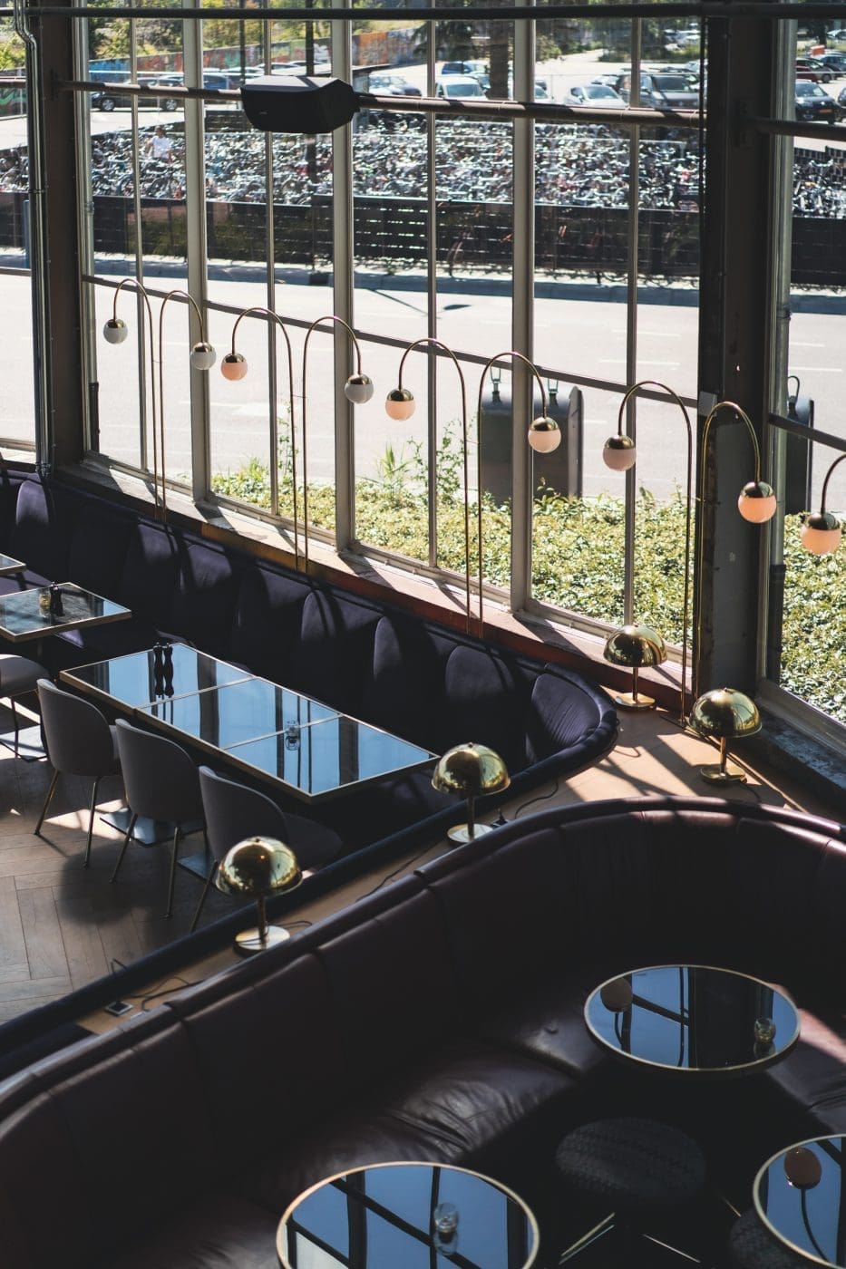 Foodguide Tilburg & Breda - Das Foodie-Paradies nebenan 39 Visit Brabant Tilburg 34 | Wenn ihr wie wir im Westen der Republik wohnt, dann werdet ihr das kennen. Der schnellste Weg ans Meer ist der, zur niederländischen Küste! Genau da waren wir auch schon oft mit Freunden, aber das Landesinnere haben wir auch meist weniger beachtet. Dabei gibt es eine super spannende Region und das mal gerade 2 Stunden mit dem Auto entfernt - Brabant. Diese Region in den Niederlanden gilt als das Foodie-Paradies schlechthin und wir haben uns mehr als gefreut, genau diese Aussage einmal auf die Probe zu stellen. Also gibt es heute den ultimativen Foodguide für euch!