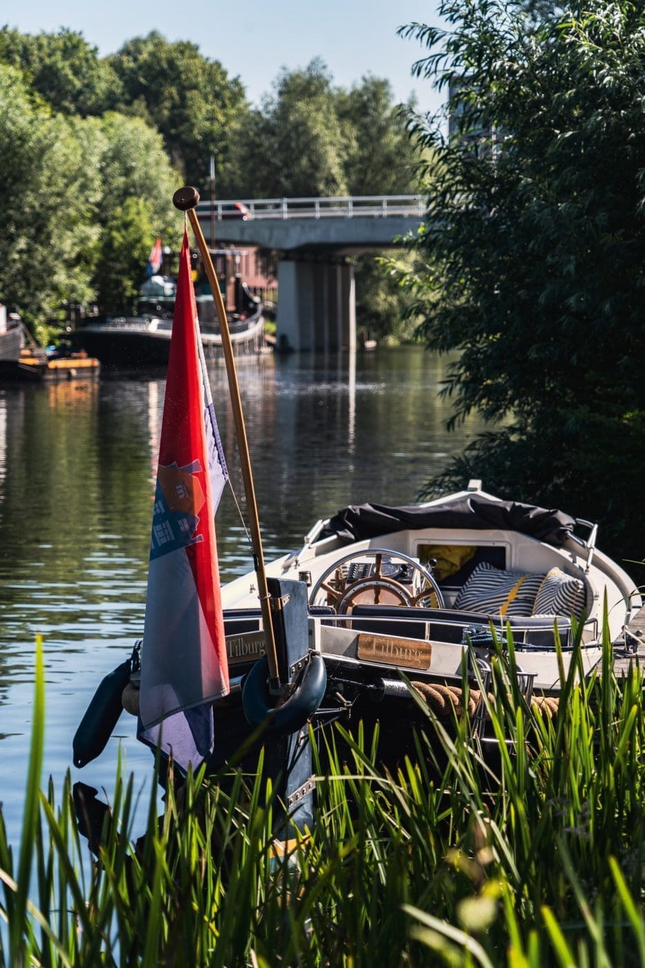 Foodguide Tilburg & Breda - Das Foodie-Paradies nebenan 12 Visit Brabant Tilburg 5 | Wenn ihr wie wir im Westen der Republik wohnt, dann werdet ihr das kennen. Der schnellste Weg ans Meer ist der, zur niederländischen Küste! Genau da waren wir auch schon oft mit Freunden, aber das Landesinnere haben wir auch meist weniger beachtet. Dabei gibt es eine super spannende Region und das mal gerade 2 Stunden mit dem Auto entfernt - Brabant. Diese Region in den Niederlanden gilt als das Foodie-Paradies schlechthin und wir haben uns mehr als gefreut, genau diese Aussage einmal auf die Probe zu stellen. Also gibt es heute den ultimativen Foodguide für euch!